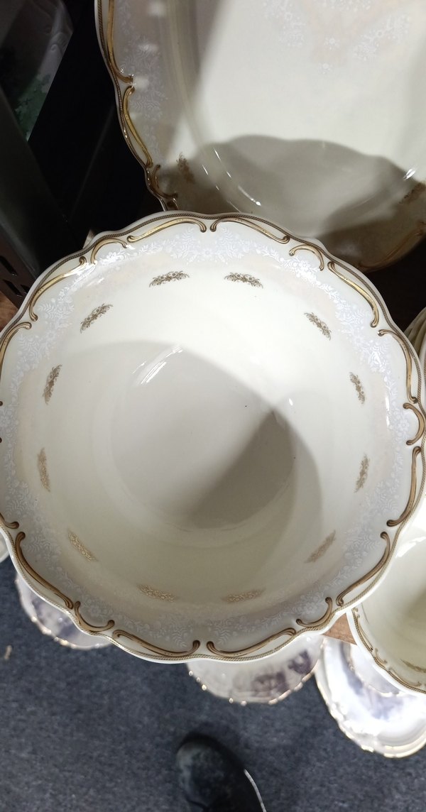 Beyaz İnce Desenli Porselen Yemek Takımı - Görsel 5