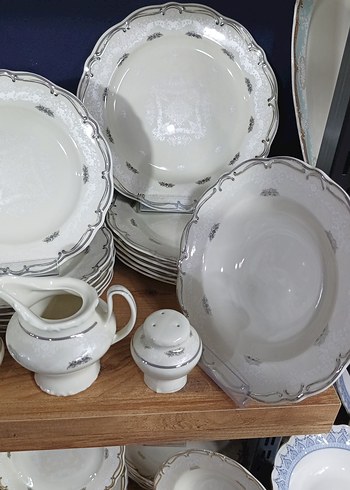 Gri Detaylı Beyaz Yemek Takımı - Görsel 4