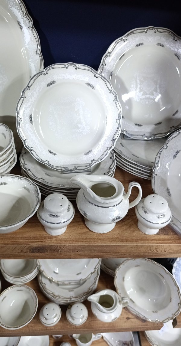 Gri Detaylı Beyaz Yemek Takımı - Görsel 3