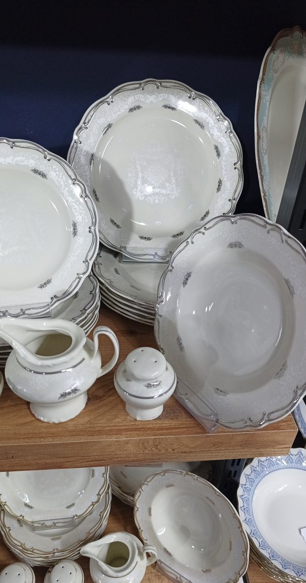 Gri Detaylı Beyaz Yemek Takımı - Görsel 4