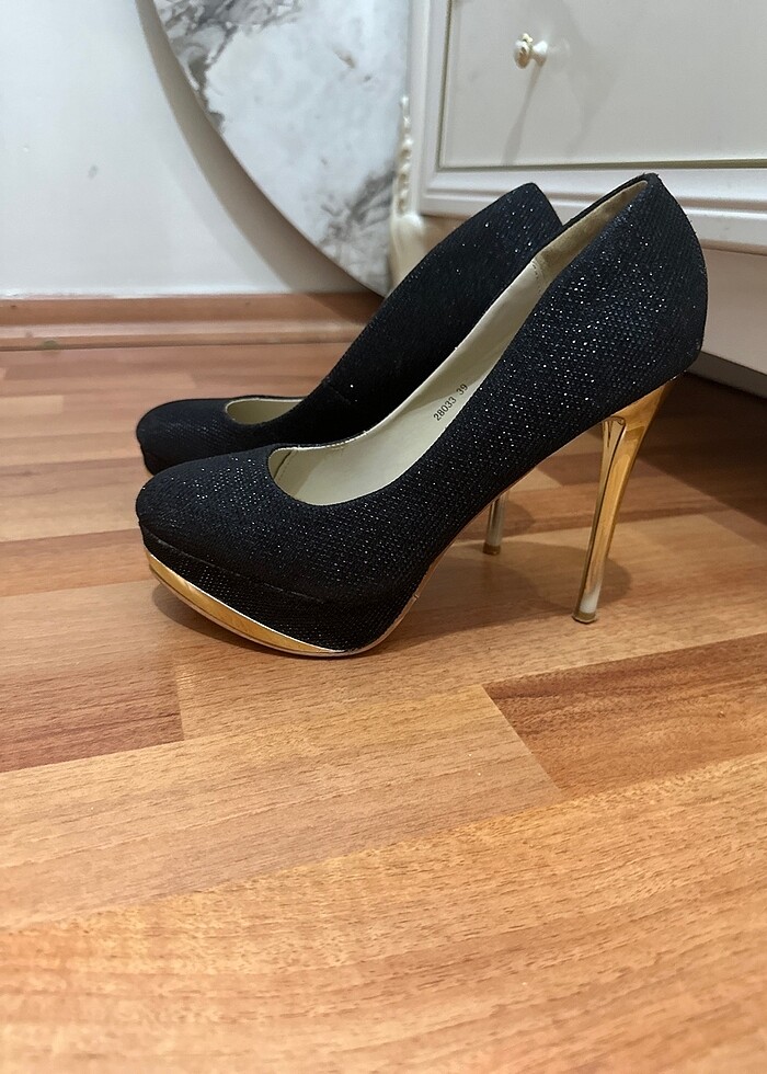 Topuklu ayakkabı - Görsel 2