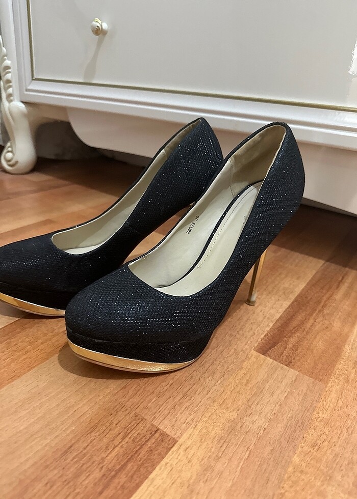 Topuklu ayakkabı - Görsel 3