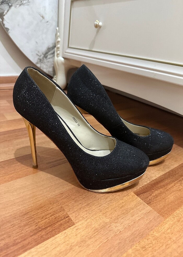 Topuklu ayakkabı - Görsel 4