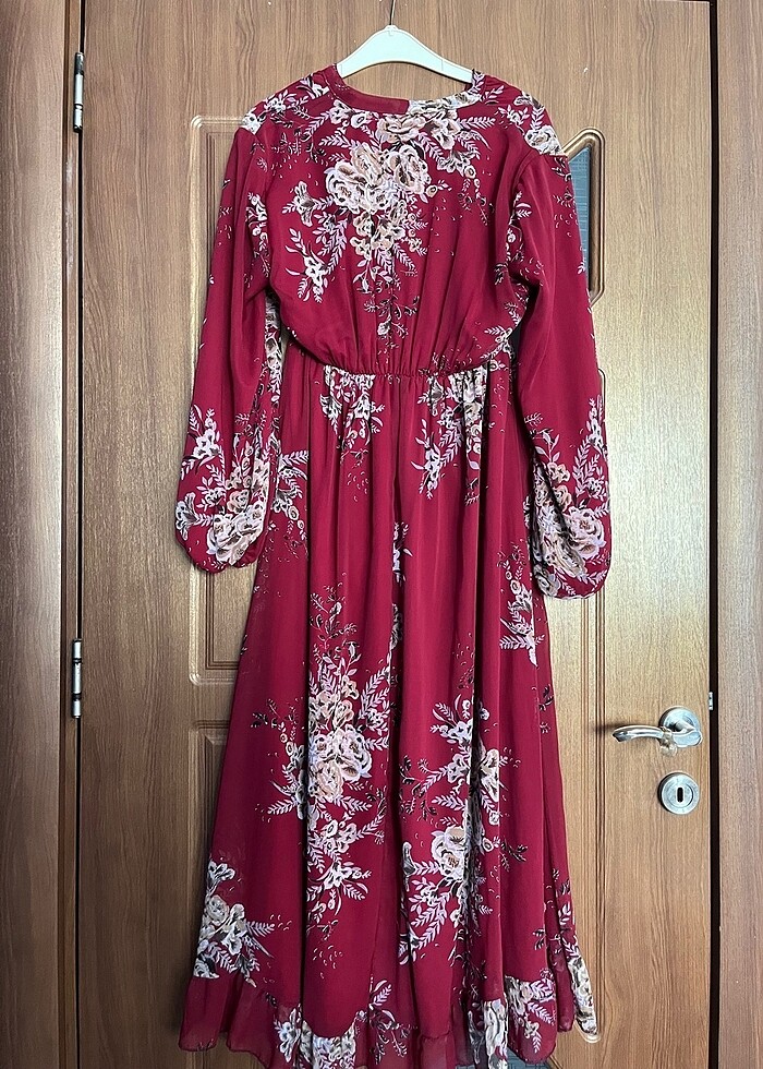 Kırmızı elbise - Görsel 2