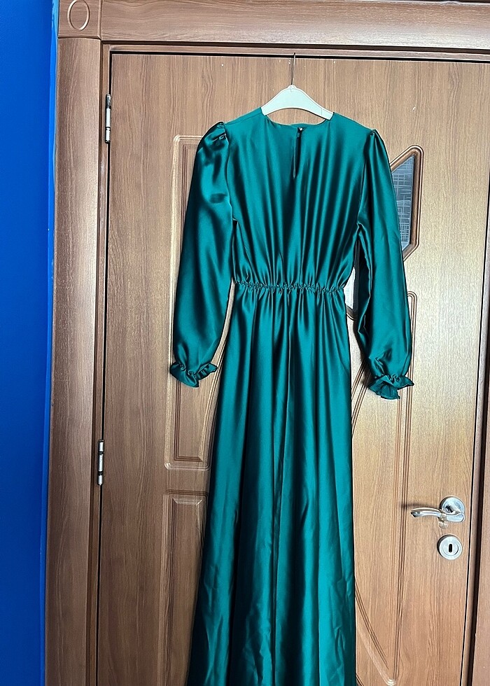 Zümrüt yeşili Tesettür abiye - Görsel 3