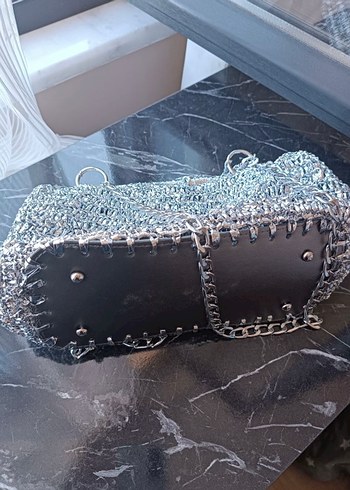 Gri Zincir Detaylı Örgü Kadın Portföy Çanta - Görsel 3