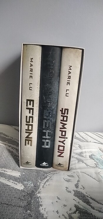 Efsane üçlemesi