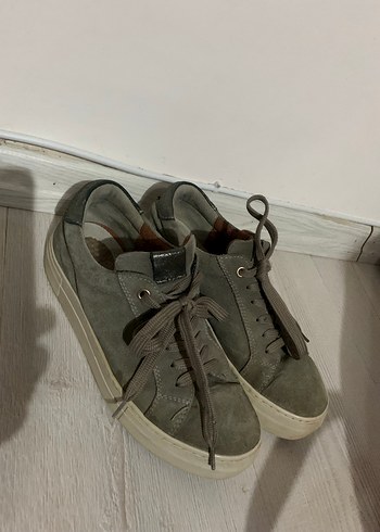 Gri Süet Dolgu Topuklu Kadın Spor Ayakkabı - Görsel 2