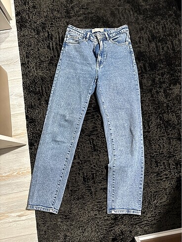 Stradivarius mom jean