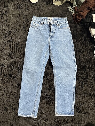 H&M mom jean