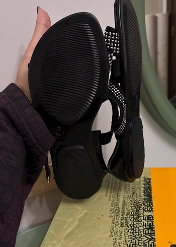 Kadın Siyah Dolgu Topuklu Bantlı Sandalet - Görsel 4