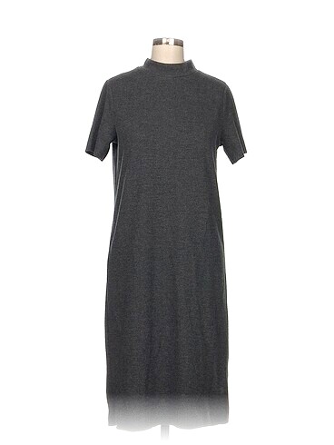 Zara Kısa Elbise %70 İndirimli.