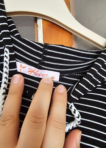 m Beden siyah Renk Kapüşonlu Siyah Çizgili Kısa Kollu Kadın Sweatshirt