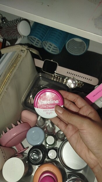 Az kullanılmış Vaseline lipbalm