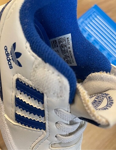 23 Beden beyaz Renk Adidas çocuk ayakkabısı
