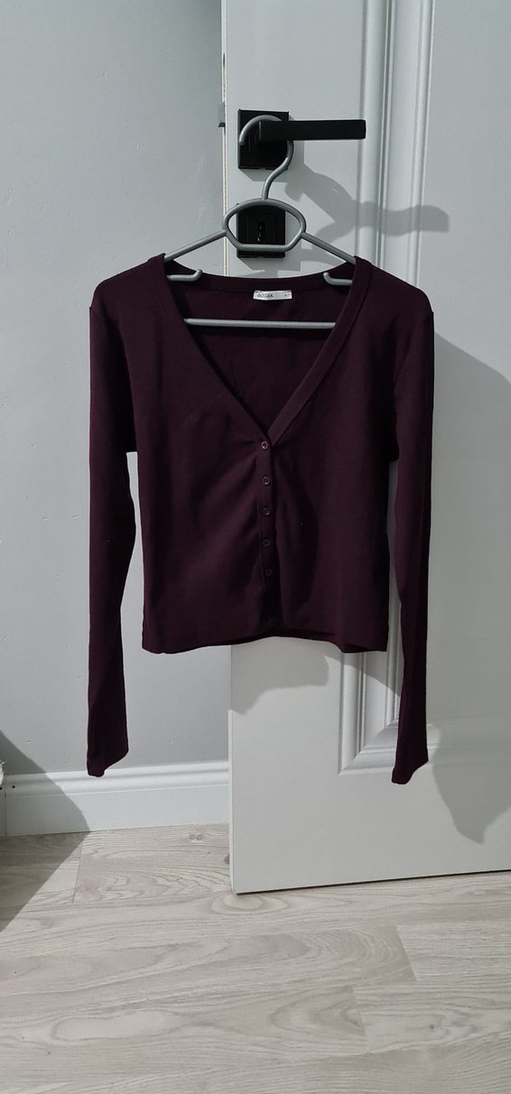 Düğmeli V Yaka Kadın Hırka - Görsel 4