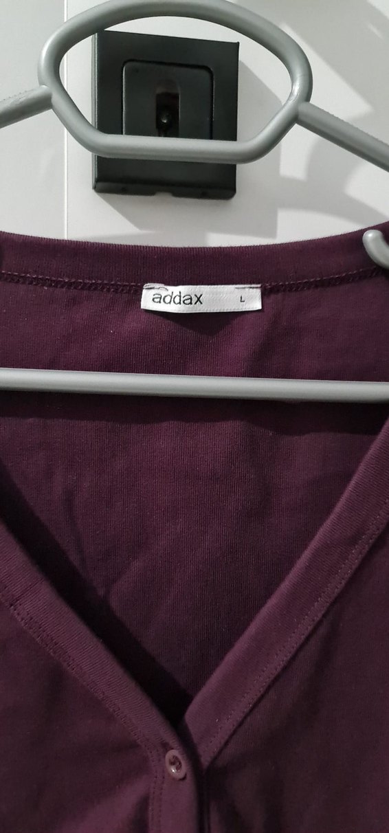 Düğmeli V Yaka Kadın Hırka - Görsel 2