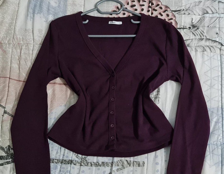 Düğmeli V Yaka Kadın Hırka - Görsel 5