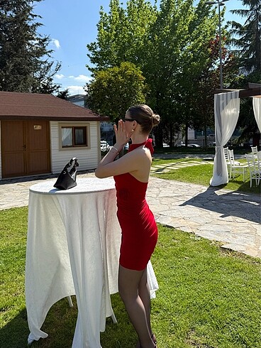 Trendyol & Milla Kırmızı güllü elbise
