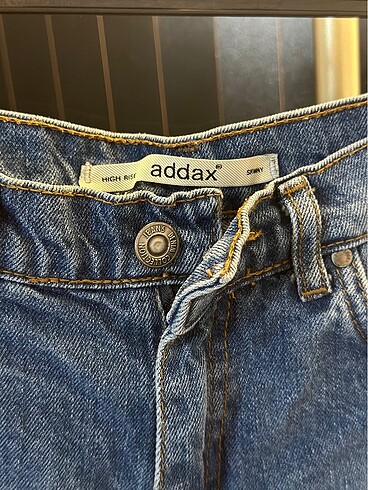 26 Beden Denim Püskül Detay Mini Kot Şort