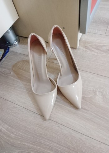 Diğer Bej Minimalist Stiletto Topuklu Kadın Ayakkabı