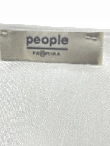 40 Beden beyaz Renk Fabrika Uzun Elbise %70 İndirimli.