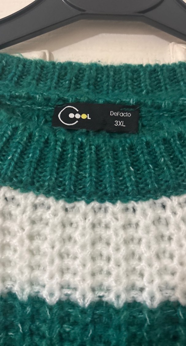 Yeşil Beyaz Çizgili Örgü Kadın Kazak Crop - Görsel 2