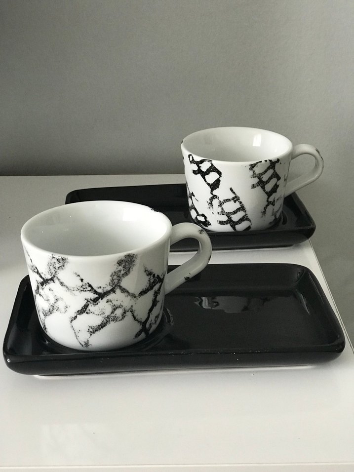 Siyah Desenli Seramik Fincan ve Tabak Seti - Görsel 2