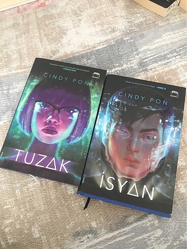 İsyan ve Tuzak serisi