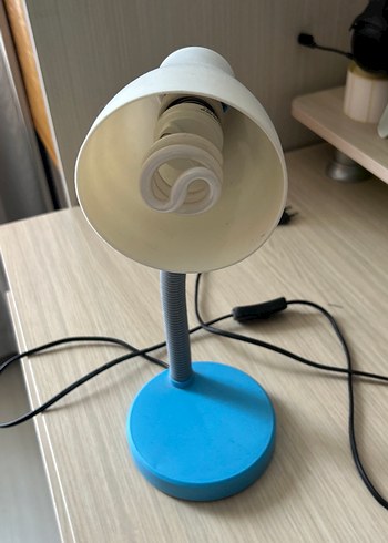 Diğer Mavi Ayaklı Masa Lambası