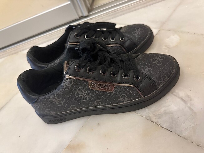 Guess spor ayakkabı