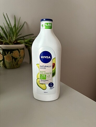 Nivea Body Naturally Good Vücut Losyonu Avokado 350 ml