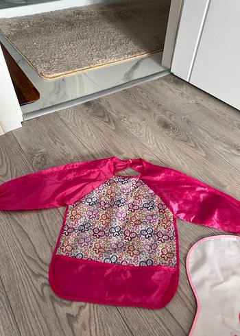 Renkli Baskılı Bebek Önlüğü - Görsel 3