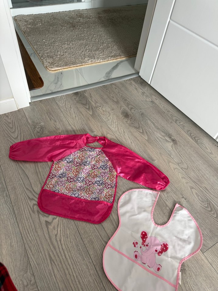 Renkli Baskılı Bebek Önlüğü - Görsel 2