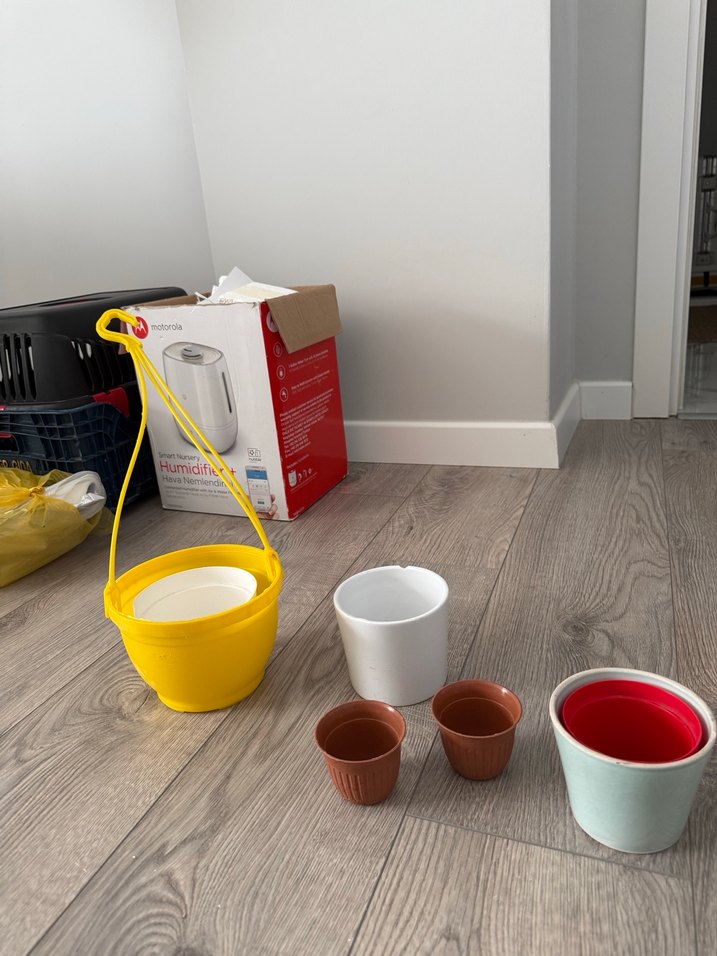 Renkli Seramik Saksılar ve Saksı Askısı - Görsel 2