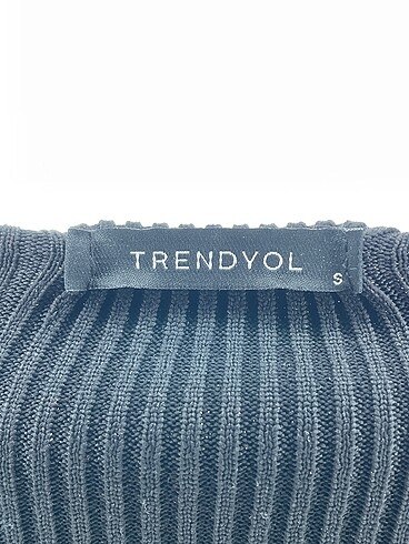 s Beden siyah Renk Trendyol & Milla Kazak / Triko %70 İndirimli.
