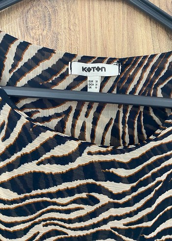 Kadın Kahverengi Zebra Desenli Pilili Bluz - Görsel 3