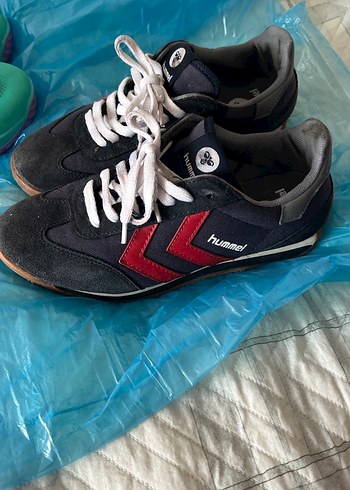 Hummel 36,5