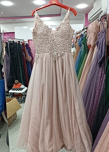 Pudra pembe midi
