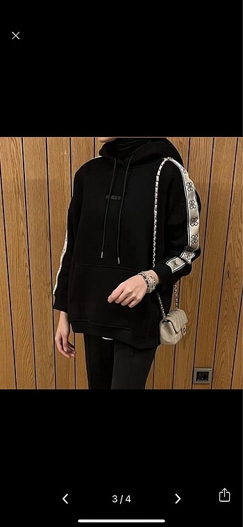 Guess sweatshirt
