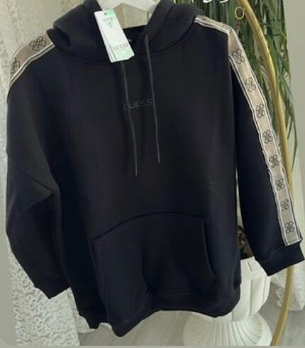 s Beden Guess sweatshirt