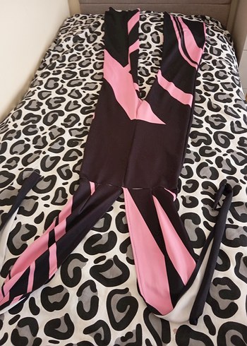 V Yaka, Drapeli Pembe-Siyah Kadın Tulum - Görsel 5