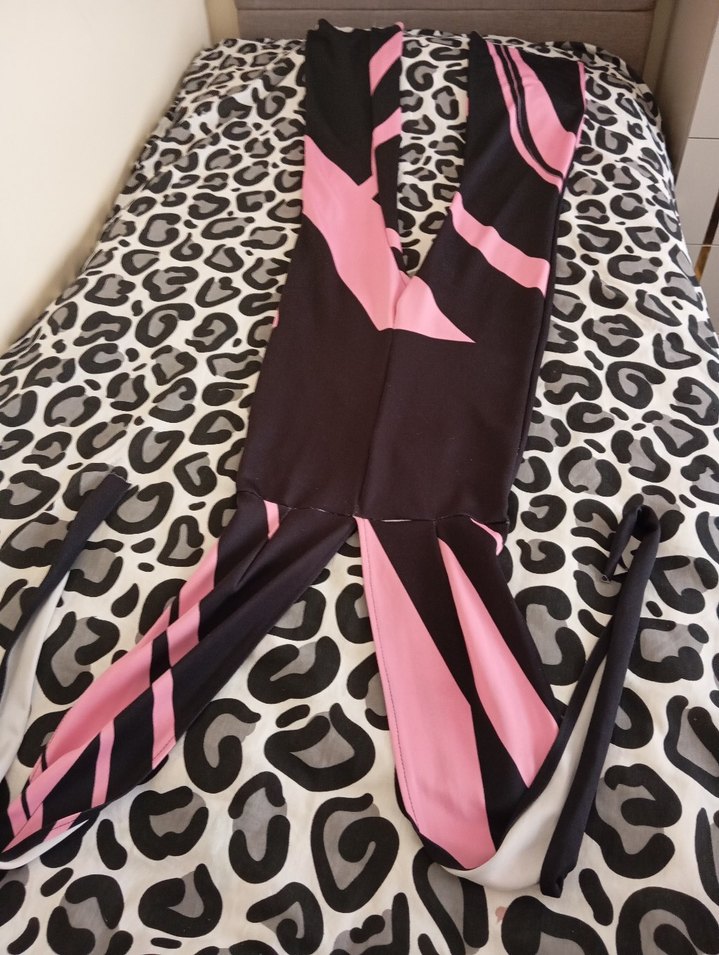 V Yaka, Drapeli Pembe-Siyah Kadın Tulum - Görsel 5