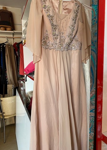 Nakışlı V Yakalı Bej Uzun Elbise - Görsel 2