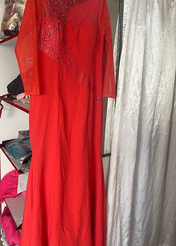 Uzun Kırmızı İşlemeli Kadın Abiye Elbise - Görsel 2