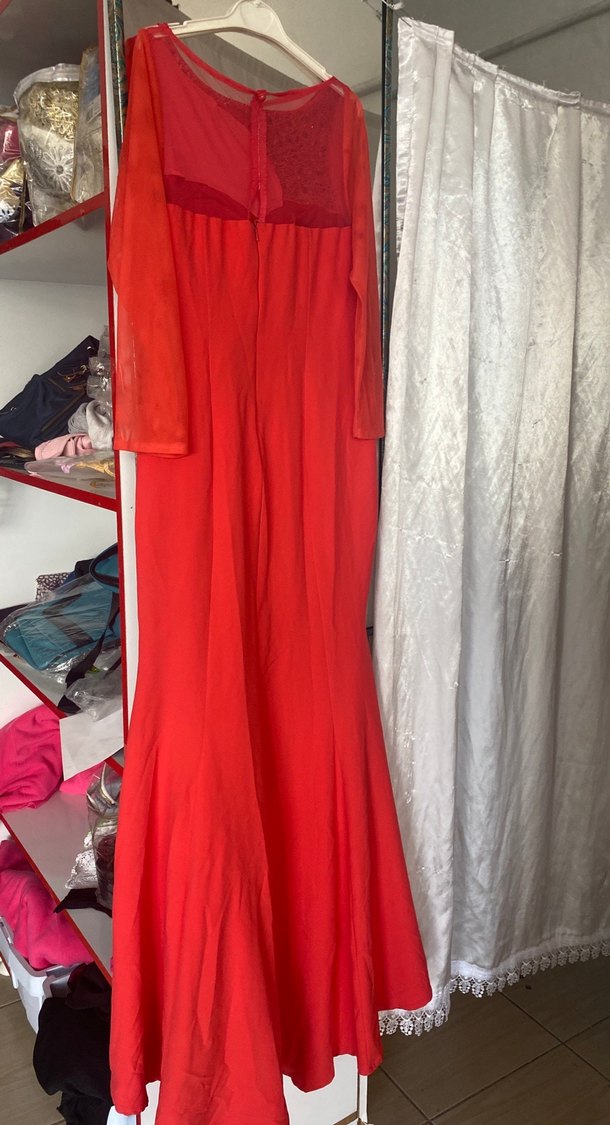 Uzun Kırmızı İşlemeli Kadın Abiye Elbise - Görsel 3
