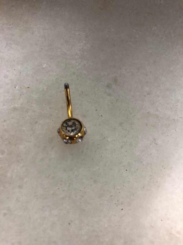 Altın Renkli Pullu Kadın Kulak Manşeti - Görsel 3