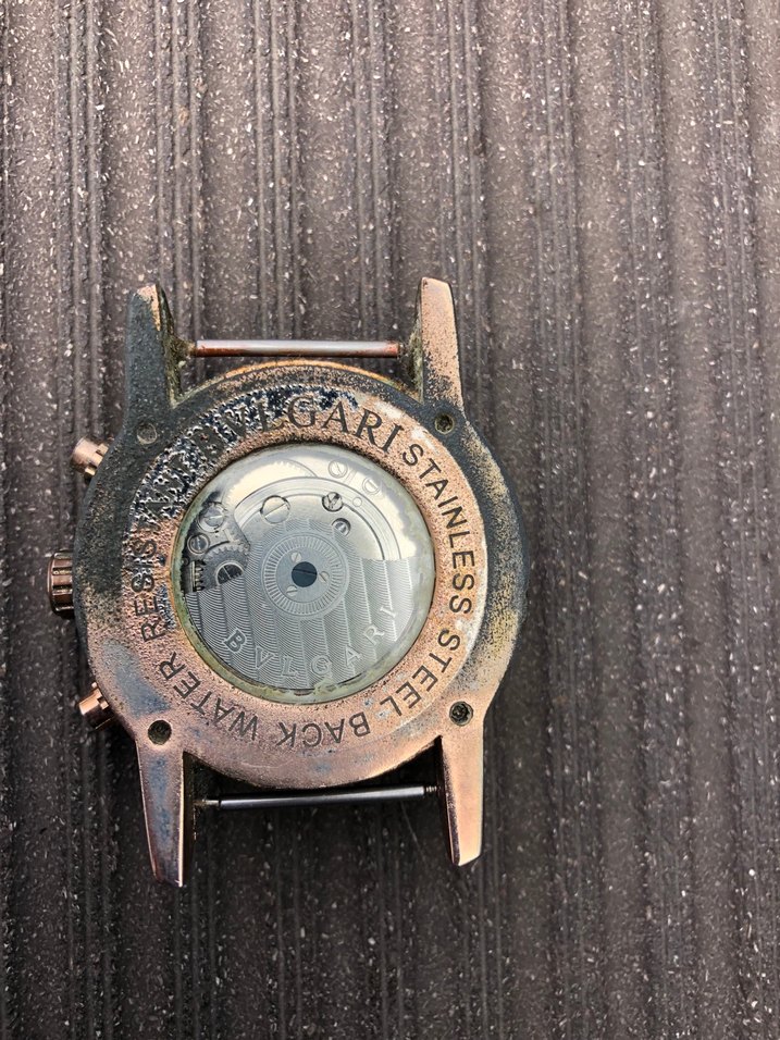 Altın Renkli Bvlgari Kol Saati Unısex 300 bin tl - Görsel 3