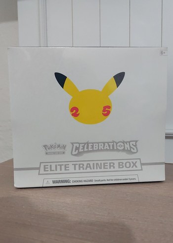 Pokémon Celebrations Elite Trainer Box