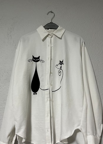 Düğmeli Beyaz Baskılı Kadın Gömlek - Görsel 3